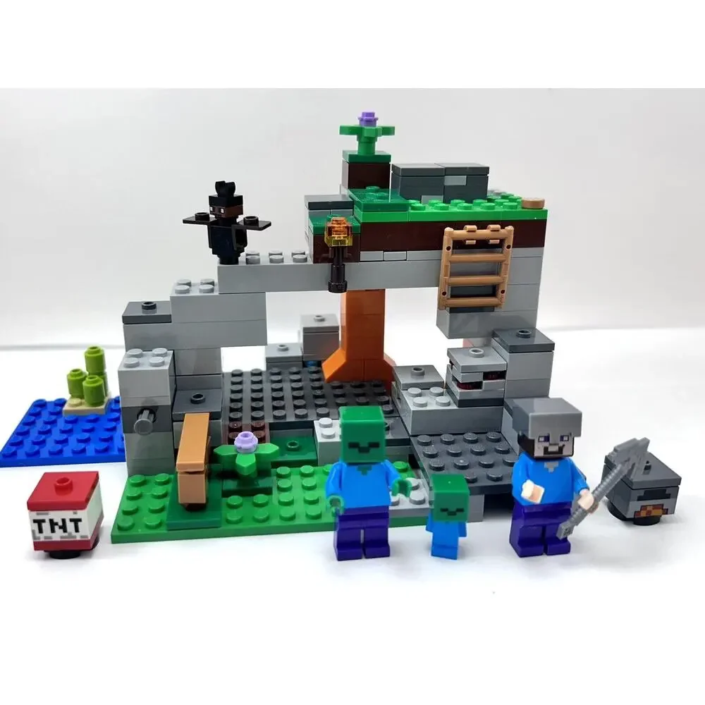 LEGO Minecraft The Zombie Cave 21141 100% Complete Minifigs & Manual Steve Baby - Picture 2 of 14